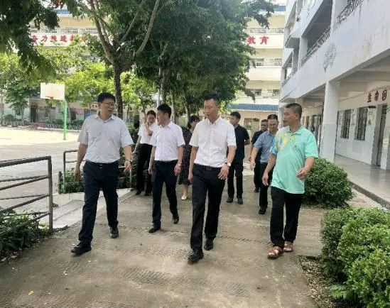 【允美教育集团】勐腊县委书记张世影率队到允美教育集团成员校勐腊校区进行调研(图15)