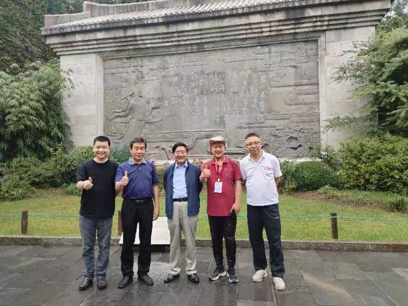 重庆和湖北诗词学会的领导大赞黄鹤楼诗词讲解志愿者，作者周智敏
