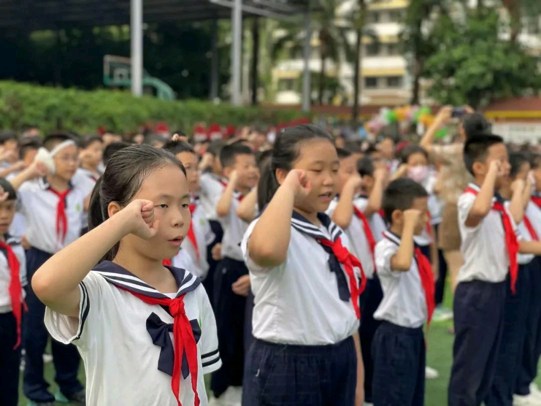 【允美教育】“红领巾 爱祖国”——西双版纳州允景洪小学示范性入队仪式暨少先队主题队日活动(图32)