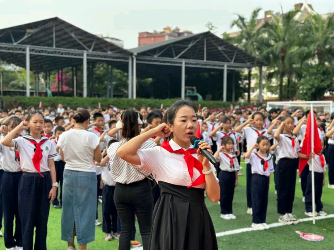 【允美教育】“红领巾 爱祖国”——西双版纳州允景洪小学示范性入队仪式暨少先队主题队日活动(图31)