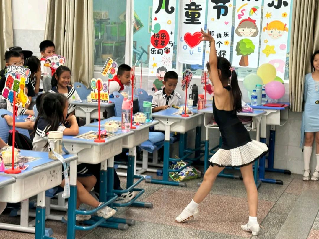 【允美教育】“红领巾 爱祖国”——西双版纳州允景洪小学示范性入队仪式暨少先队主题队日活动（图35）