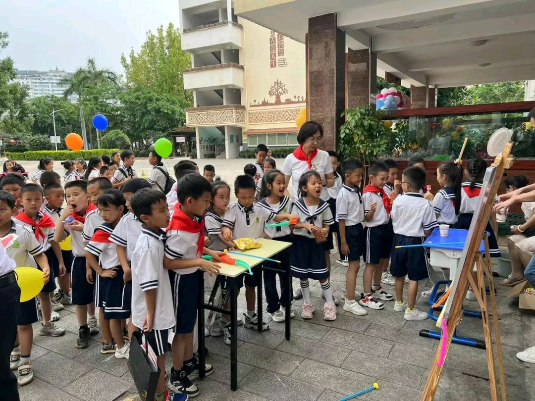 【允美教育】“红领巾 爱祖国”——西双版纳州允景洪小学示范性入队仪式暨少先队主题队日活动(图41)