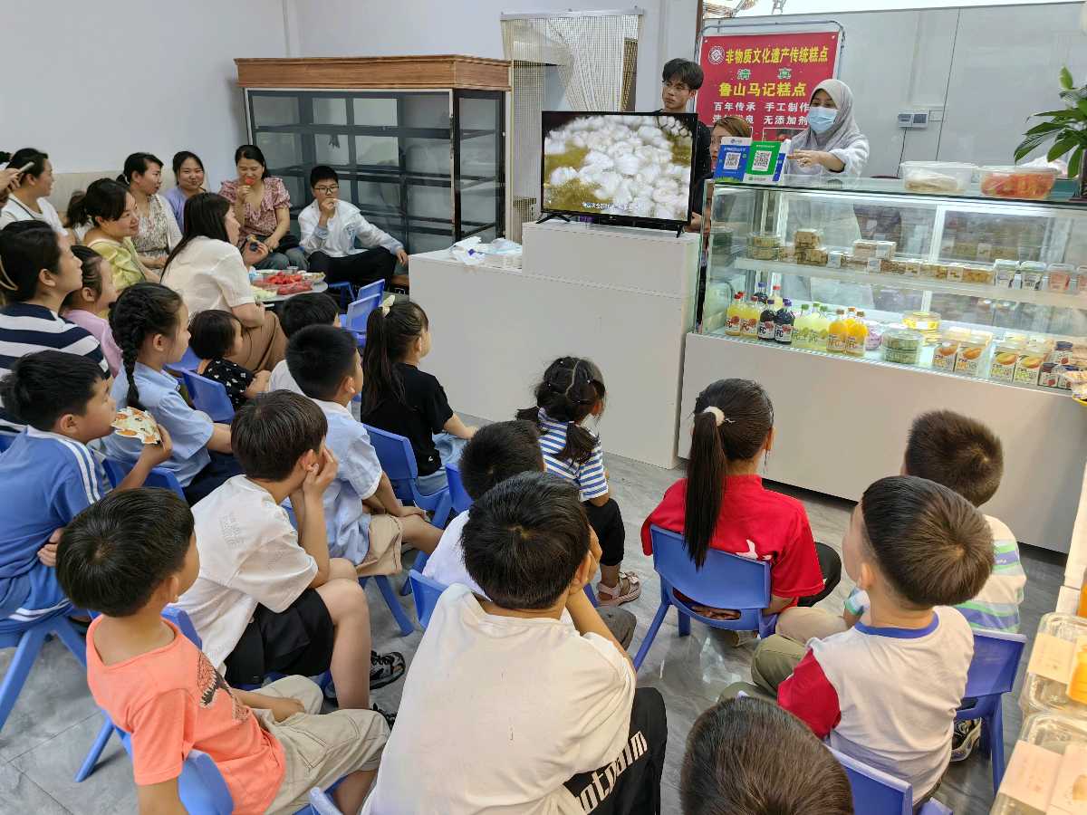 “慧”劳动，“悦”成长——鲁山县自然资源局举行“庆六一特别关爱劳动教育”活动（图2）