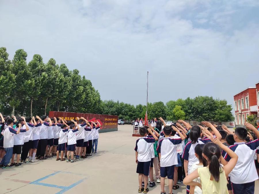 白佛小学“红领巾爱祖国”一年级入队仪式（图2）