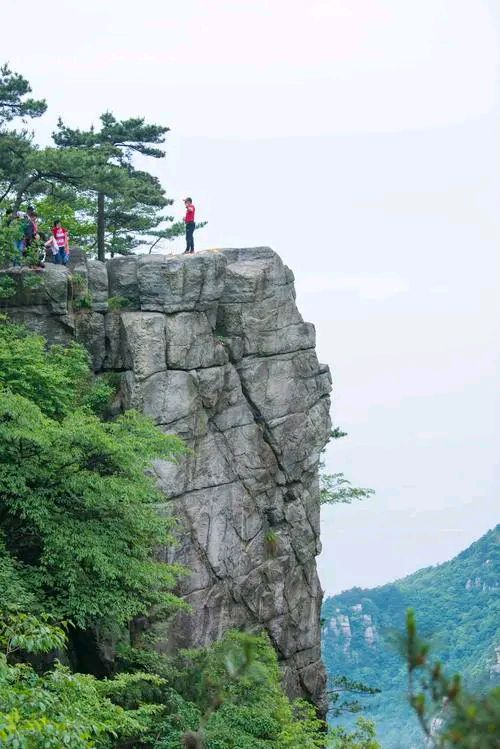 【新山东文学社】《上庐山（外二首）》作者/书乐 主播/苏宁（图7）