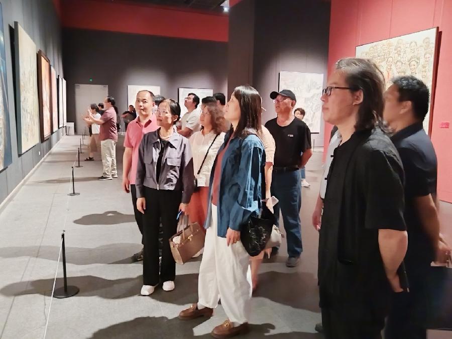 肥城市文联、肥城市美协组织会员观摩学习第十四届全国美展山东作品展（图4）