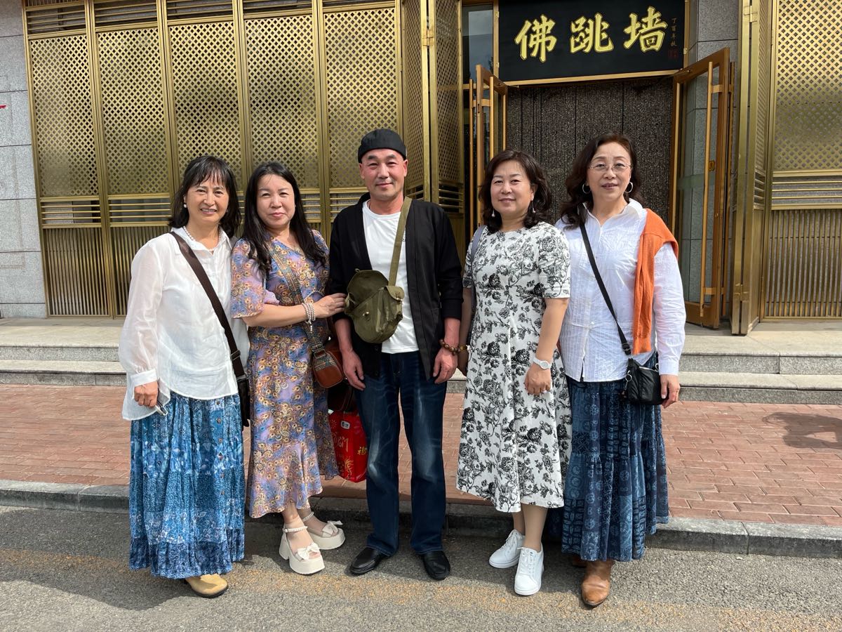 相聚青城，探讨中美诗歌文化-【美国头条】天下诗歌联盟【世界诗人名人展】（特刊）（图9）