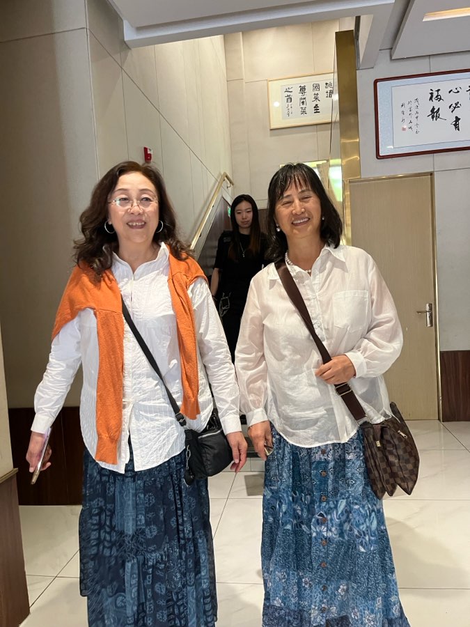 相聚青城，探讨中美诗歌文化-【美国头条】天下诗歌联盟【世界诗人名人展】（特刊）（图35）