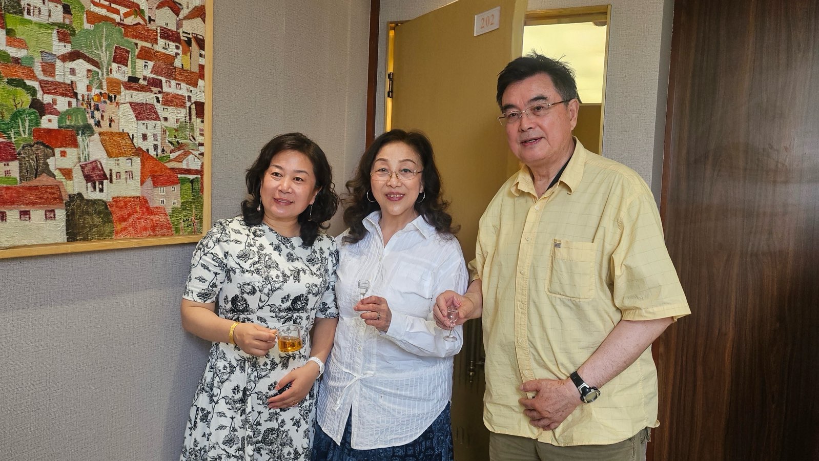 相聚青城，探讨中美诗歌文化-【美国头条】天下诗歌联盟【世界诗人名人展】（特刊）（图40）