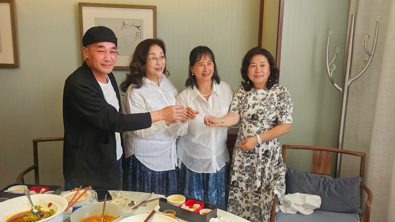 相聚青城，探讨中美诗歌文化-【美国头条】天下诗歌联盟【世界诗人名人展】（特刊）（图50）