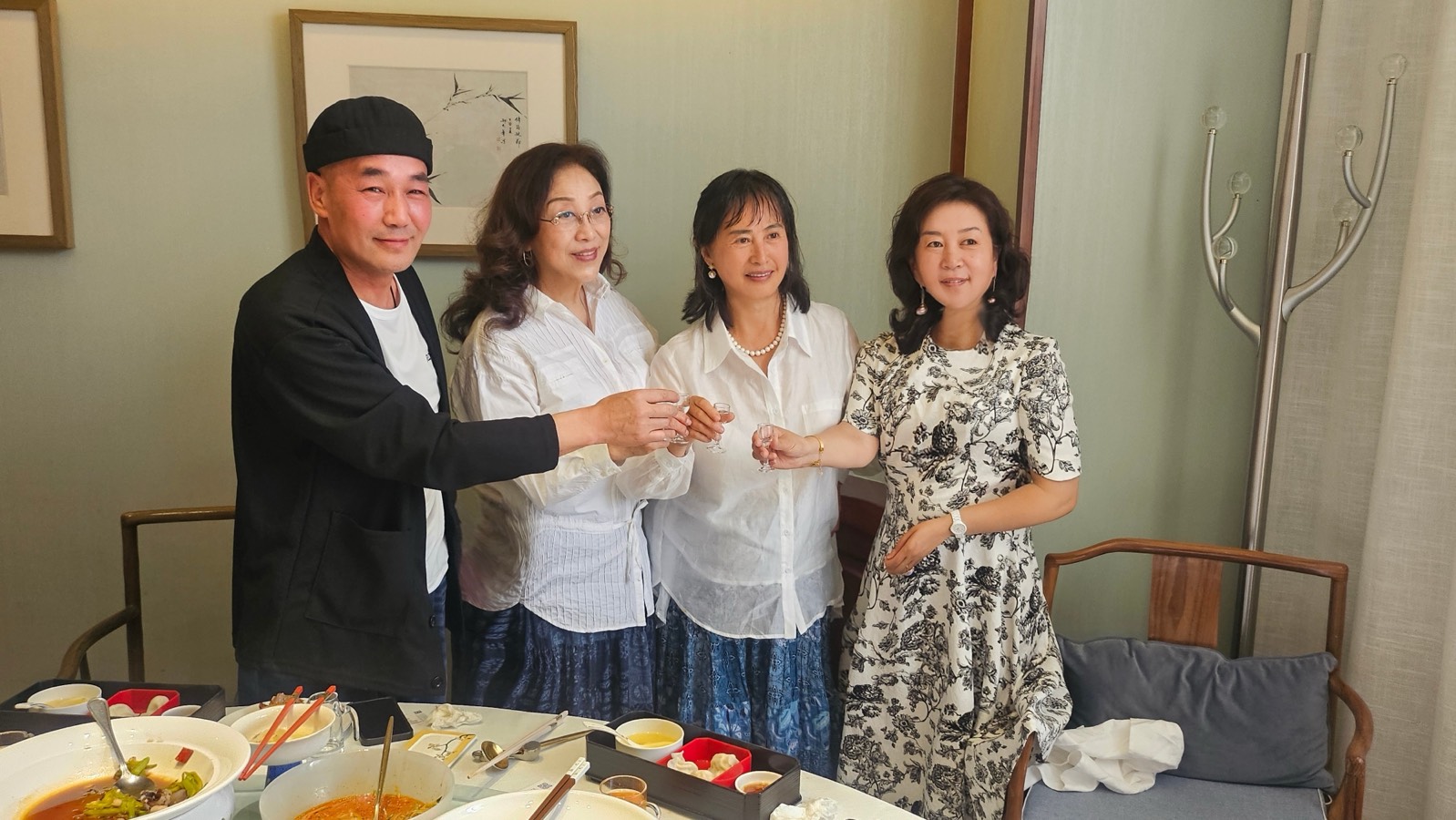 相聚青城，探讨中美诗歌文化-【美国头条】天下诗歌联盟【世界诗人名人展】（特刊）（图75）