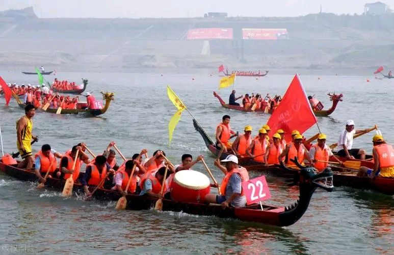 请欣赏《包粽子》作者 吴卫东//主播 影儿//编辑 福音【中国长江文学社】有声文学平台【第9015期】（图8）