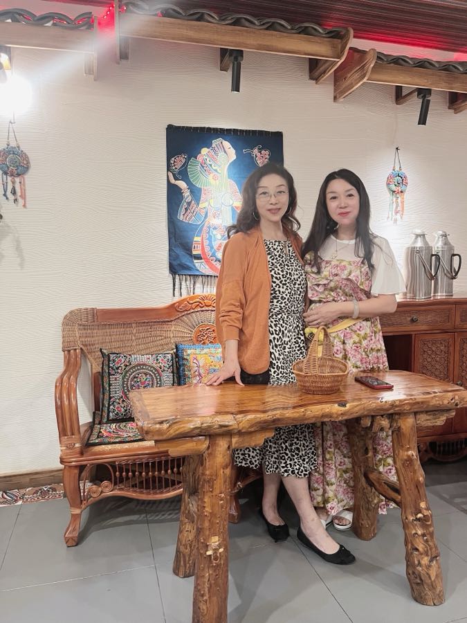 相聚青城，探讨中美诗歌文化-【美国头条】天下诗歌联盟【世界诗人名人展】（特刊）（图45）