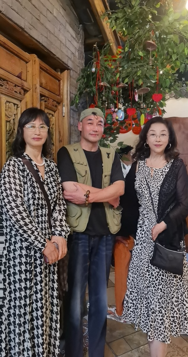 相聚青城，探讨中美诗歌文化-【美国头条】天下诗歌联盟【世界诗人名人展】（特刊）（图11）