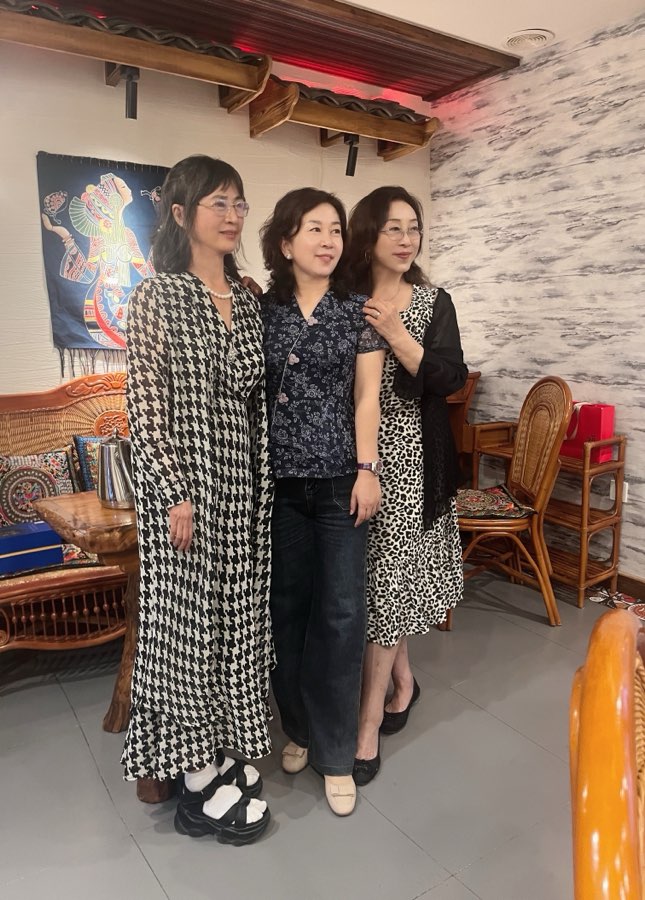 相聚青城，探讨中美诗歌文化-【美国头条】天下诗歌联盟【世界诗人名人展】（特刊）（图12）