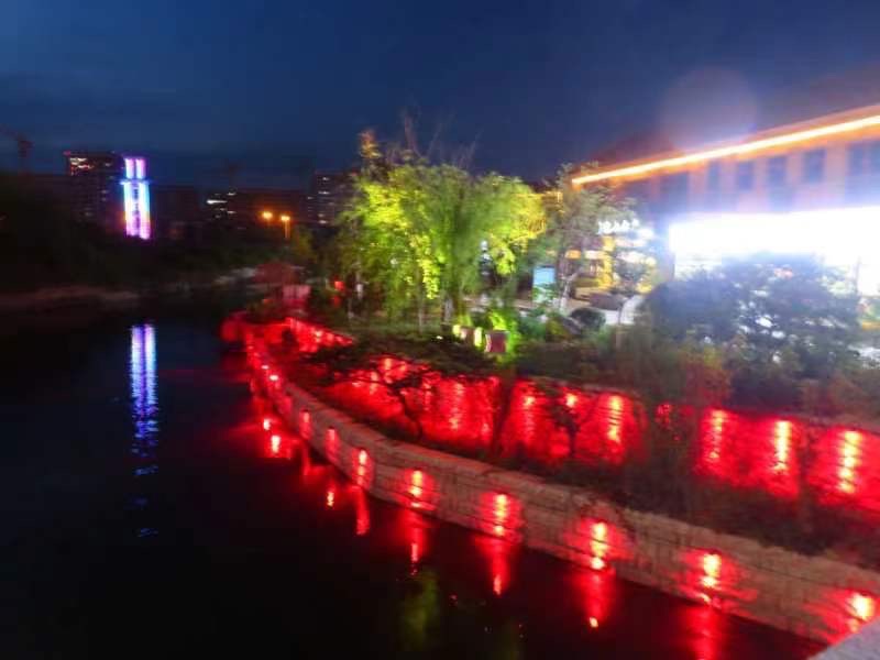 日照夜市的灯火 图文／张宏 主编／段昭 京津沪头条