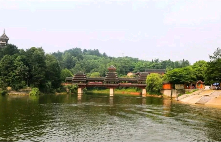 《著名现代诗人古诗七律几首鉴赏》作者:刘文波 配乐:《诗画音乐》 [中国现代诗歌文化传媒]（图6）