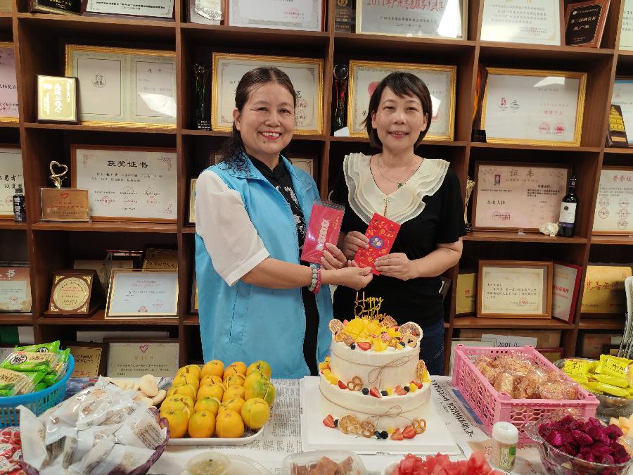志愿者的集体生日会别开生面（图8）