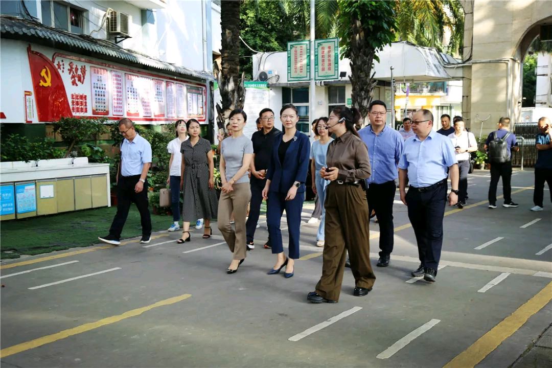 德宏州政府一行到我校参观考察集团化办学成效西双版纳州允景洪小学（图2）