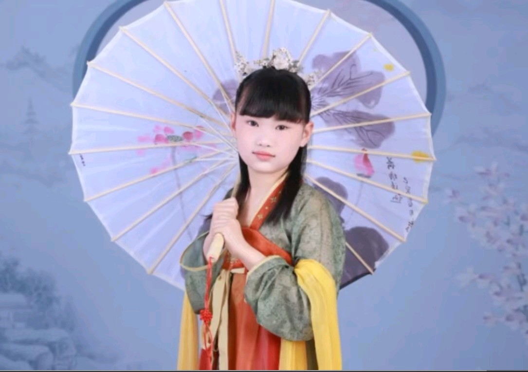 作者：朱建林（朱子佳佳）《鹧鸪天 贺曹茗轩十龄生辰》10632期~新京都文艺