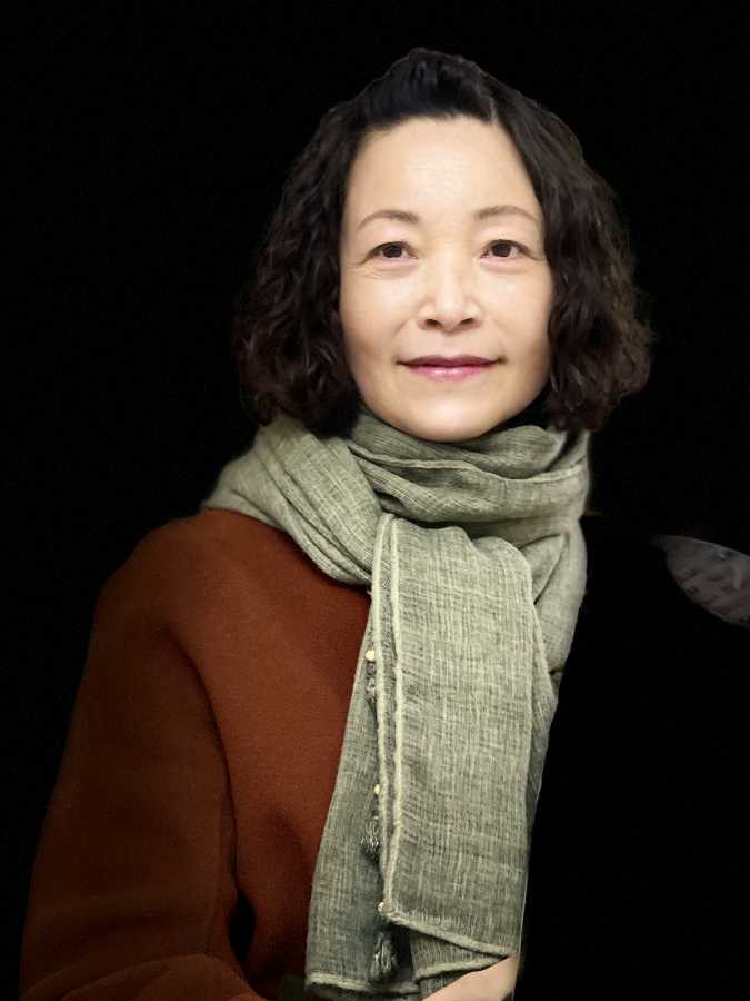 丽琴朗诵当代著名作家、诗人刘馨忆作品《河流》