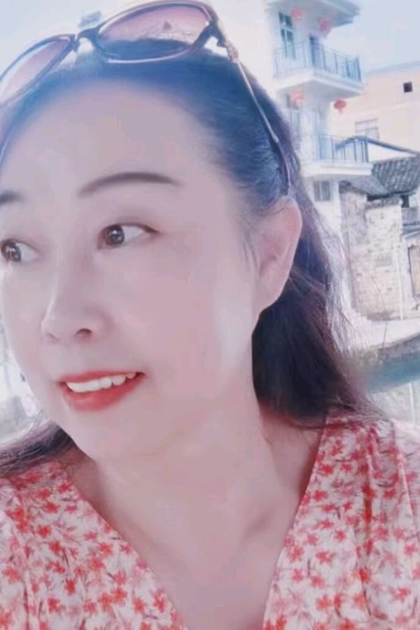 《九江文学社：北京头条》洪新爱社长诗歌欣赏《这世界那么多人》（图6）
