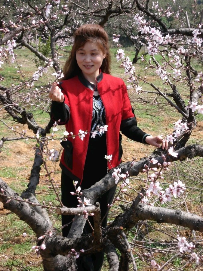 任丘市植物园欢乐舞蹈队晨练彩排中