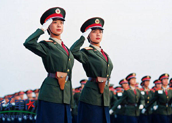 【中华荣耀(点评)】（情景叙事长诗）女兵情缘 作者：雷金钟