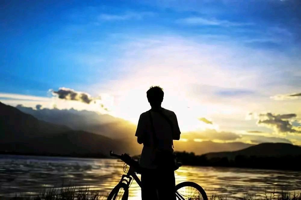 《阳光从夜里醒来》文/林水火（福建）（图3）