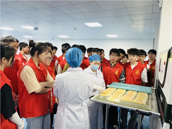 【英国文学】精品朗诵《匆匆流年》（外一首）作者｜岁月屐痕、朗诵｜薇薇（图4）