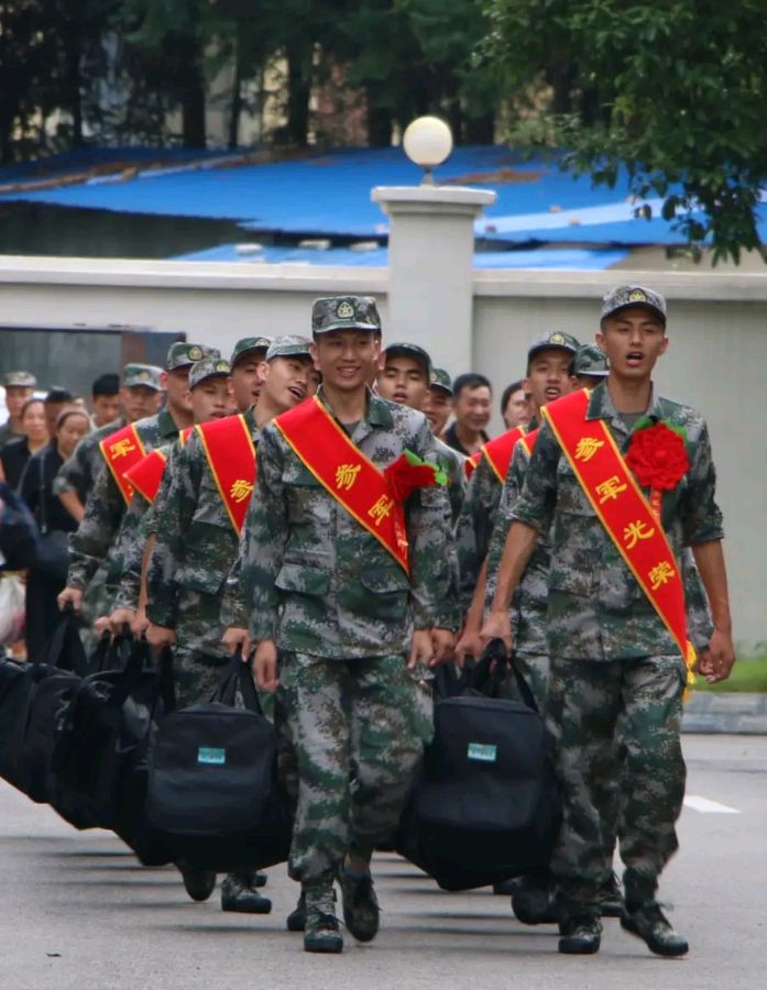 聆听 ‖ 柳青朗诵《老兵的诺言》作者/雷金钟（图9）