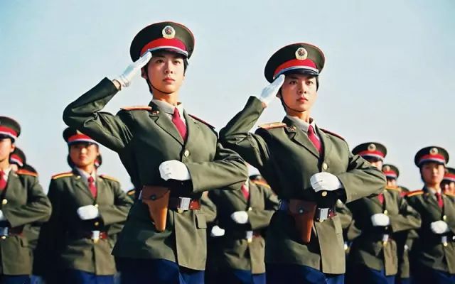 我自豪我们是军人——写给“八一”建军节 文 / 骆驼草 诵读/自励