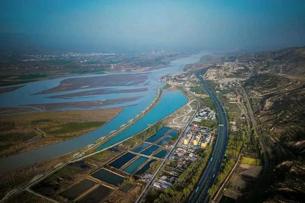 【明心文学】岁月屐痕/唯看尽视关中吟 主播/张兆维（图2）