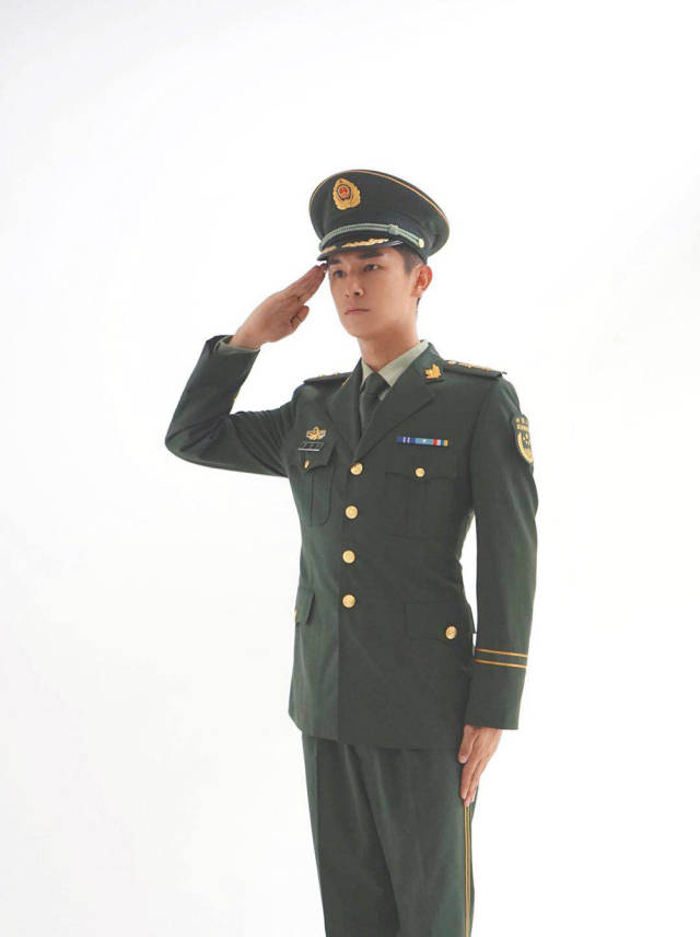 欣赏后山月樵老师自由体诗·军装（图6）