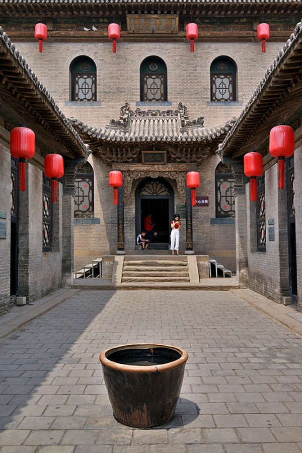 东方书剑的《七绝•乔家大院印象》