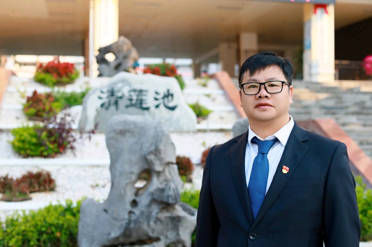 一心耕耘师德标兵,八方点赞育人先锋——西双版纳州第一中学2024级班主任团队(图2)