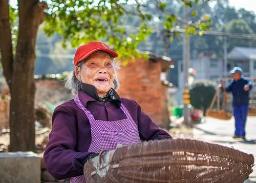 聆听 ‖ 田洁朗诵《做个快乐的老太太👵🏻》作者/任学路（图7）