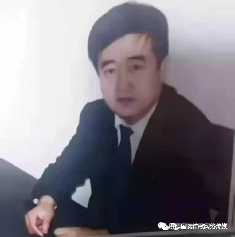 《辽阔》作者:春羽【主播:青苗】【桃源国际诗歌文化传媒】用声音传递温暖以诵读致敬人生♬（图9）