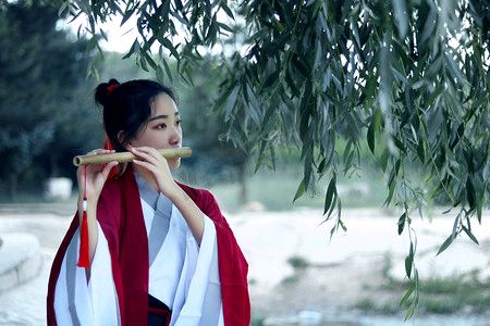 《许峰诗歌研究院》【名家名篇】《诗 人》 文／关润喜【总第195期】（图4）
