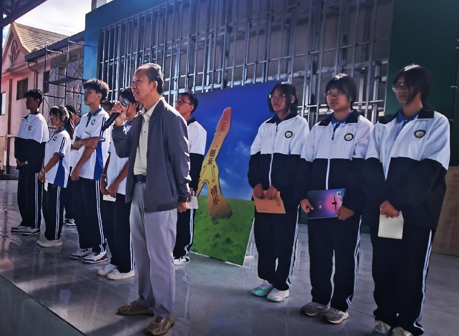 勐海中学高快演讲之星（1）知鑫：独当一面，撑起一片天（图3）