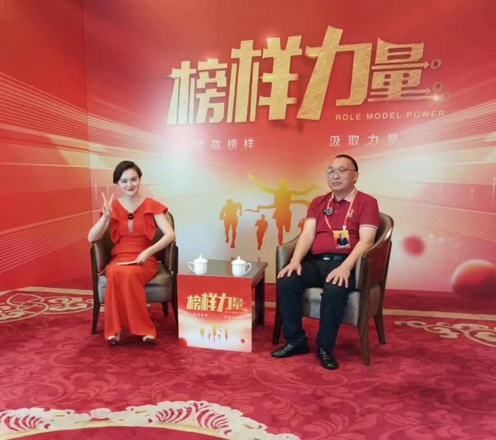 七律. 中秋揽胜（新韵）文：崔怀强【长安街总社】世界诗人名人展10139期（图3）