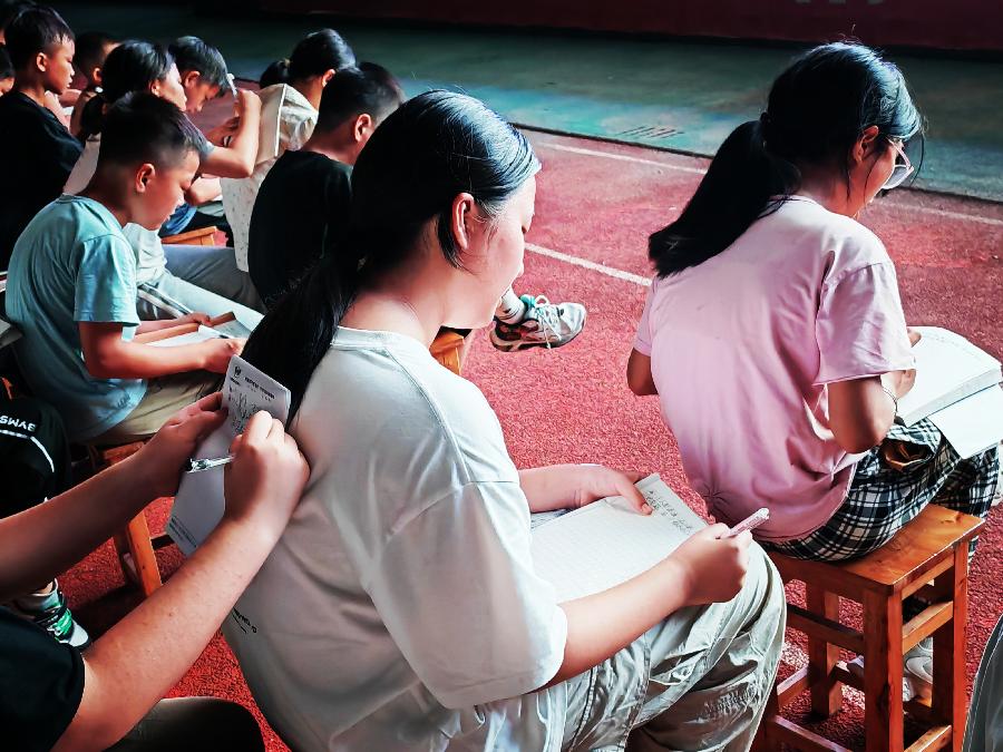 孟国泰点燃贵州沿河实验中学开学第一课（图8）