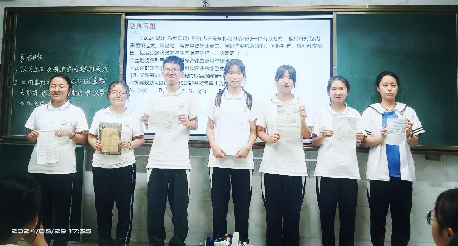 勐腊一中陈燕：拾个体之光，让学生自信成长（图6）
