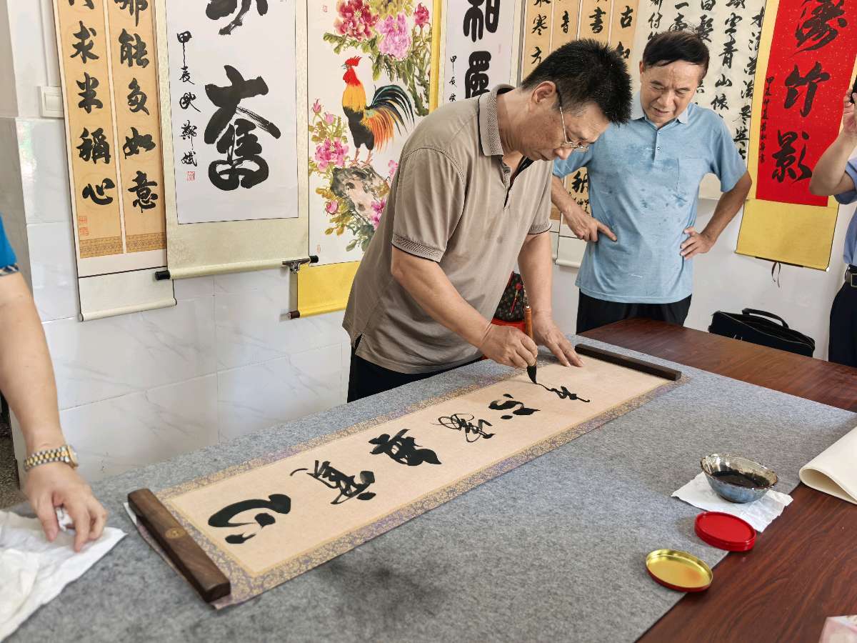 桂林市老年书画研究会艺委会活动中心挂牌成立暨陈永勇.唐江.廖宗云.莫天华.刘兴华.胡广英.毛美凤.牛在坤.文志清.班仕珍.冯继斌.李荫达.袁名中.刘兵.等佳作欣赏∥中国桂林都市漓江诗书画社微刊总（第199期）（图11）