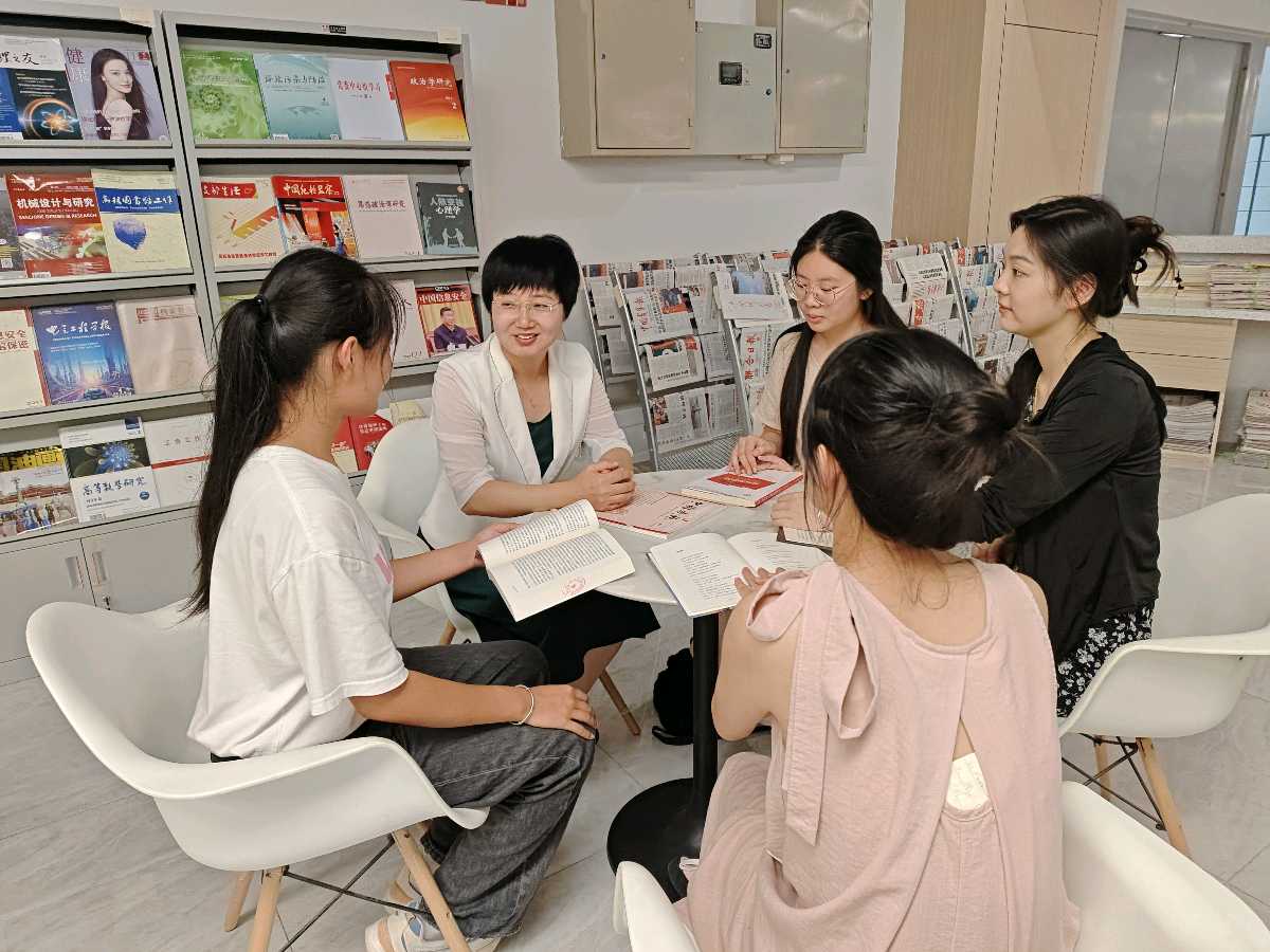 走进潍坊环境工程职业学院图书馆（图4）
