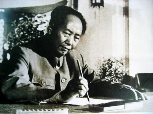 再唱《东方红》（图2）