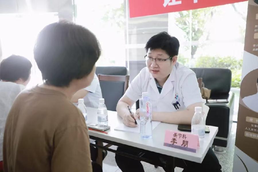 医者仁心：李朋医生 的双重担当（图4）