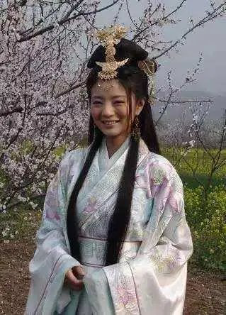 【五月的鲜花诗社】2024年中秋节特刊 · 杨秀英作品《无盐的结局》朗读者 阳光 编辑制作 刘林丽（图4）