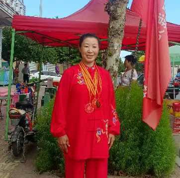 【中华好诗词】分享（山东昌城）优秀诗人刘桂娟老师《喜迎恩师凯旋》请欣赏