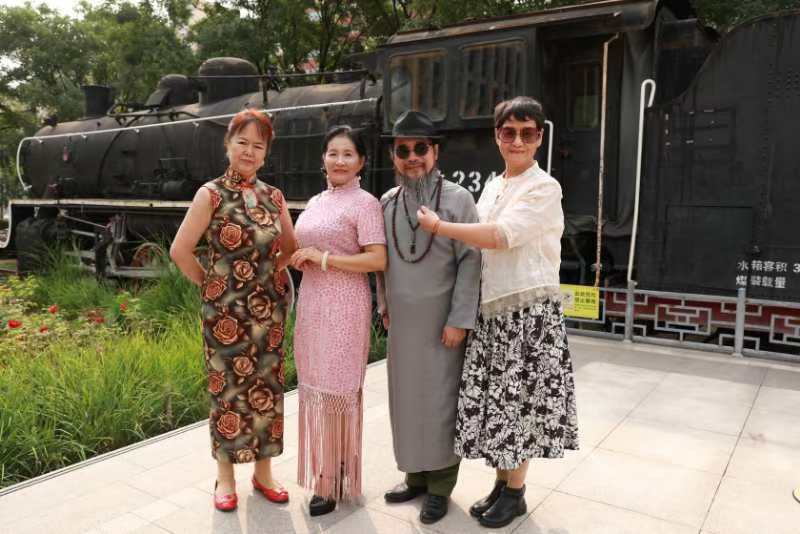 影视剧演员胡京24年9月18日领队打卡慈云寺火车站广场（五）《北京头条》（图12）